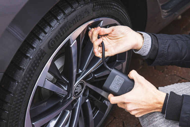 Check the correct tire pressure even when the weather changes. As temperatures drop or rise, tire pressure also changes and needs to be adjusted accordingly.