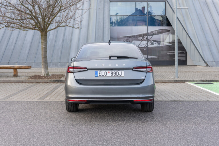 superb_iv_sedan-6_new_704726d0-1920x1280_1c0f5d34