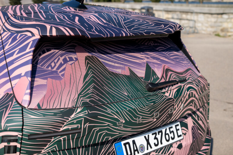 Sunset over the mountains: the story behind the camouflage for the Škoda Peaq
