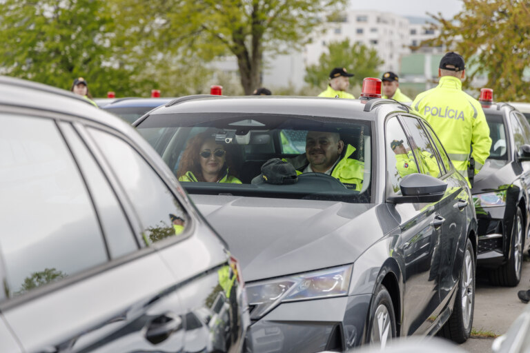 Škoda Auto Slovensko dodá policajnému zboru 100 vozidiel Superb Combi