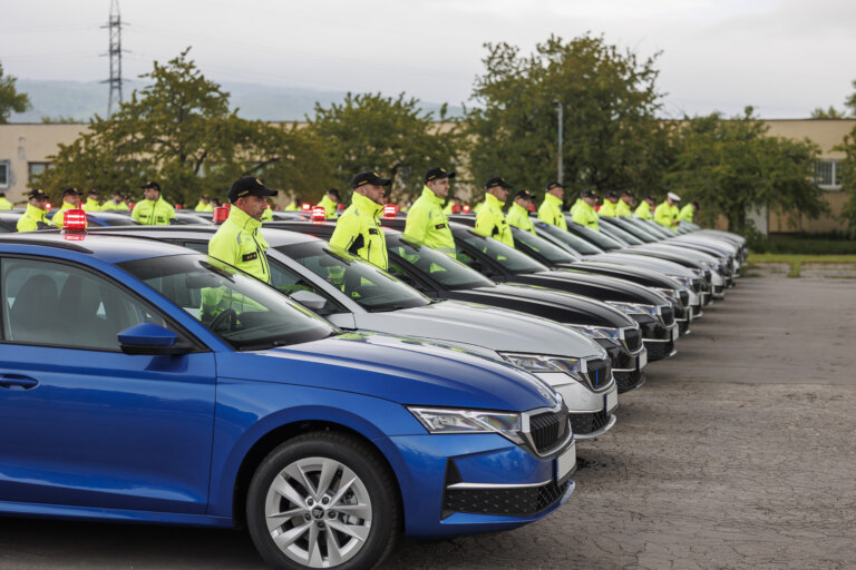 Škoda Auto Slovensko dodá policajnému zboru 100 vozidiel Superb Combi