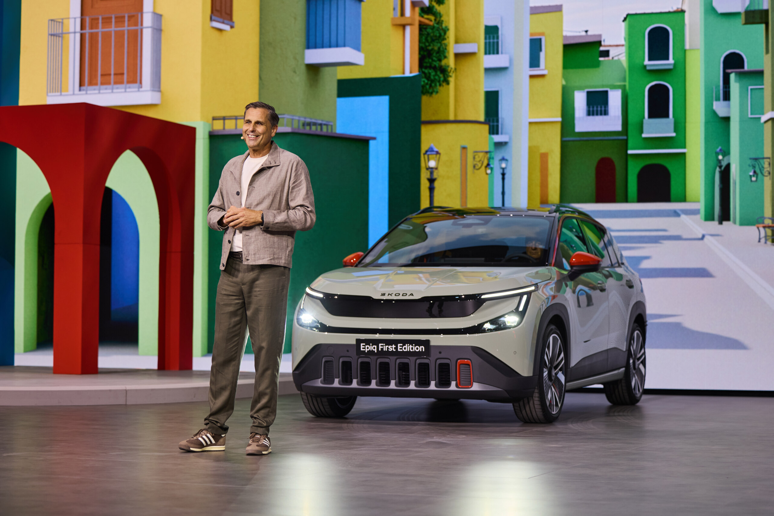 The guests were welcomed by Klaus Zellmer, Chairman of the Board of Management of Škoda Auto