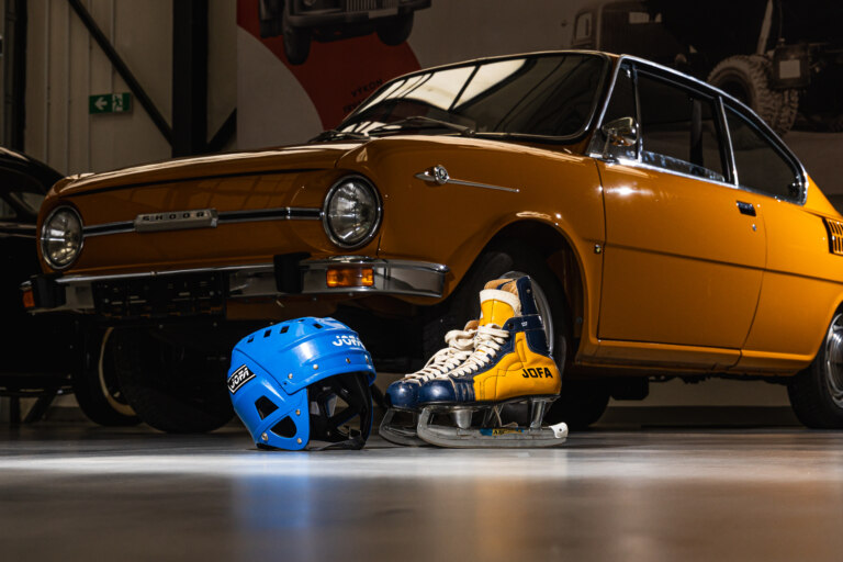 Vývoj hokejové výstroje po boku automobilů