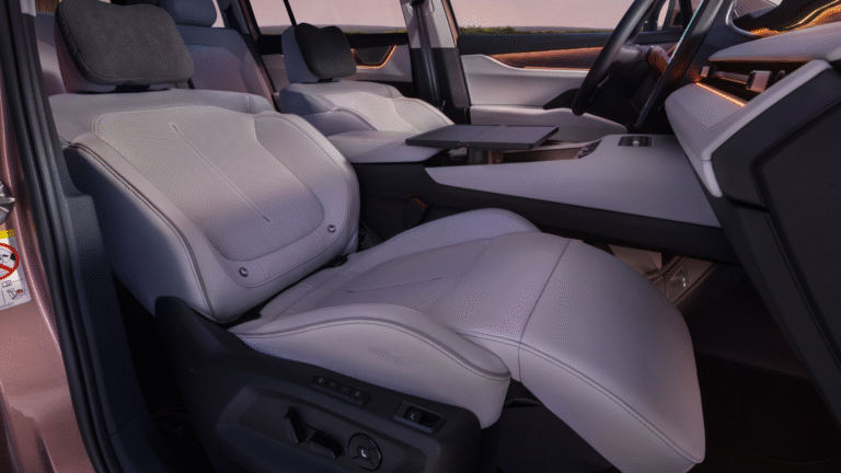 Nový paket Relax premení elektromobil Škoda Peaq na pojazdný salónik