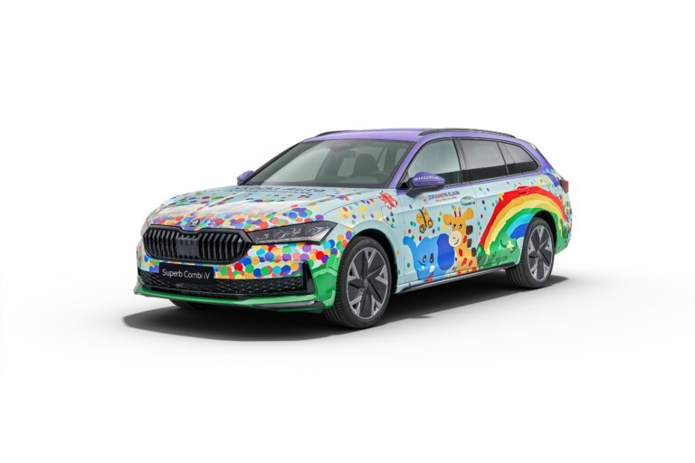 Škoda Auto předala na Zlín Film Festivalu tři automobily organizaci Zdravotní klaun