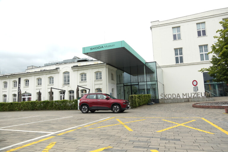 Před cílem cesty v Praze se samozřejmě expedice zatavila i v domovském městě automobilky Škoda, Mladé Boleslavi