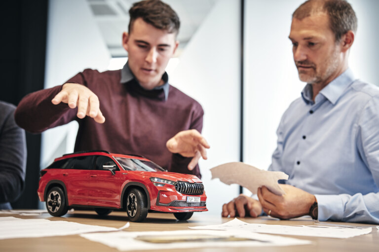Kodiaq z papíru. Modelář ho vyvíjel a stavěl 700 hodin