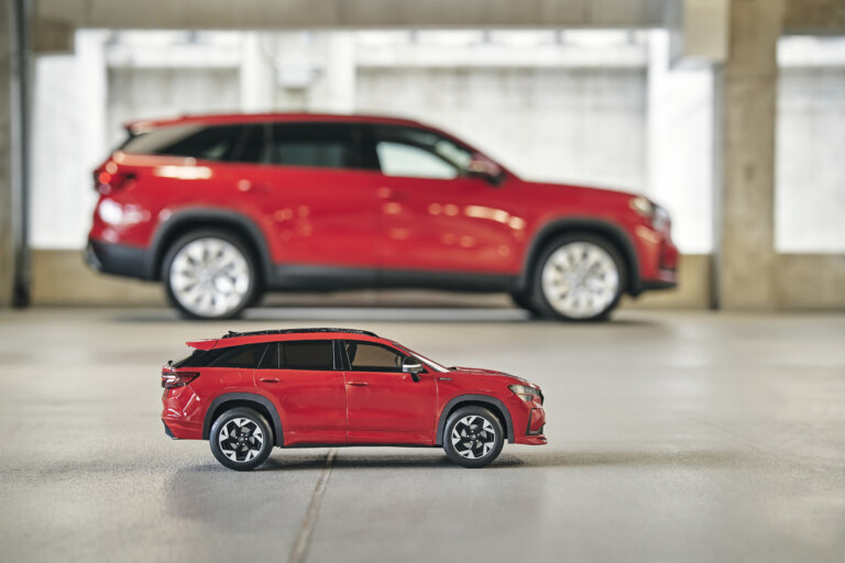 Kodiaq z papíru. Modelář ho vyvíjel a stavěl 700 hodin