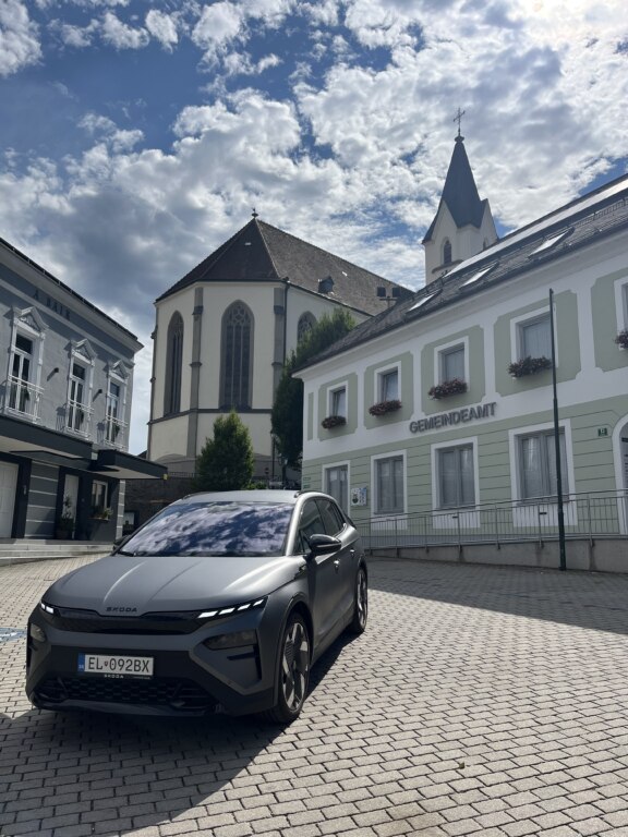Od Pálavy k Dunaju: Týždeň s modelom Škoda Elroq RS v rytme dvoch kolies