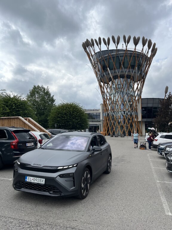Od Pálavy k Dunaju: Týždeň s modelom Škoda Elroq RS v rytme dvoch kolies