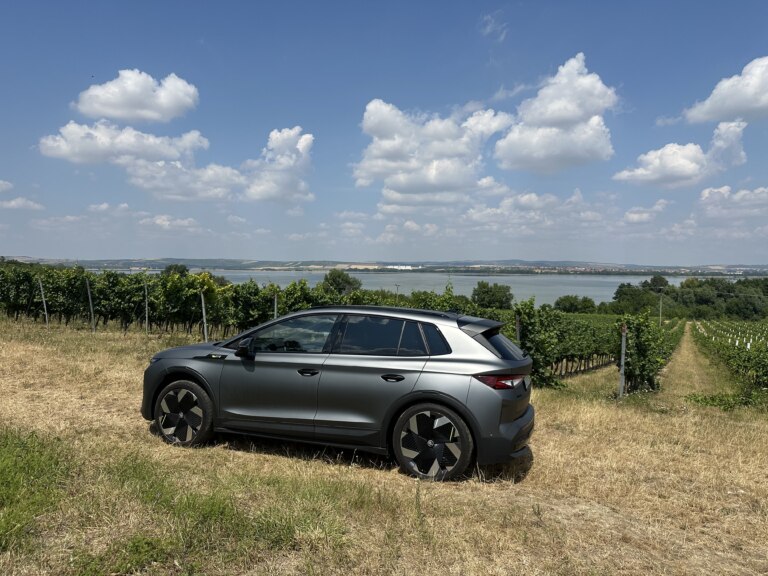 Od Pálavy k Dunaju: Týždeň s modelom Škoda Elroq RS v rytme dvoch kolies