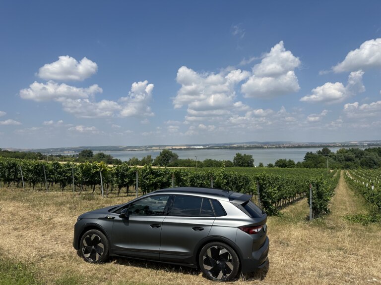 Od Pálavy k Dunaju: Týždeň s modelom Škoda Elroq RS v rytme dvoch kolies