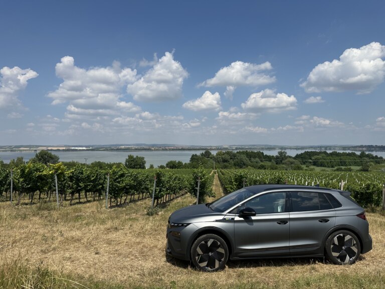 Od Pálavy k Dunaju: Týždeň s modelom Škoda Elroq RS v rytme dvoch kolies