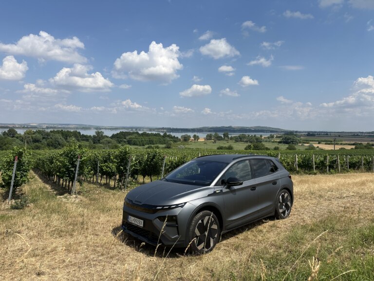 Od Pálavy k Dunaju: Týždeň s modelom Škoda Elroq RS v rytme dvoch kolies