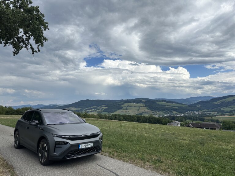 Od Pálavy k Dunaju: Týždeň s modelom Škoda Elroq RS v rytme dvoch kolies