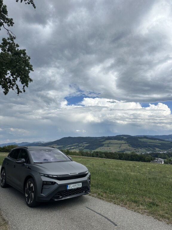 Od Pálavy k Dunaju: Týždeň s modelom Škoda Elroq RS v rytme dvoch kolies