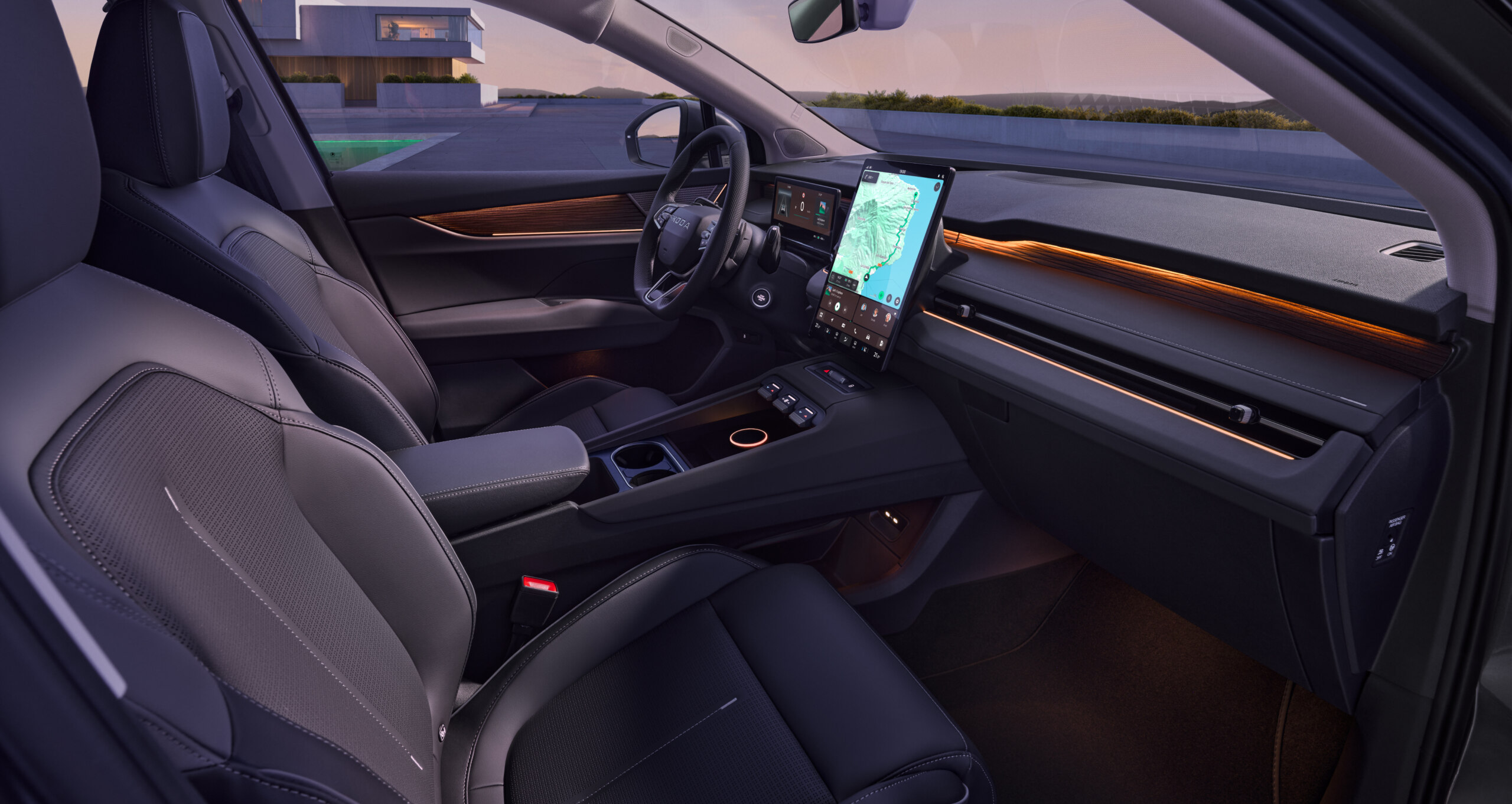 The vertically oriented display is easy to read and operate, thanks in part to the adjustable armrest