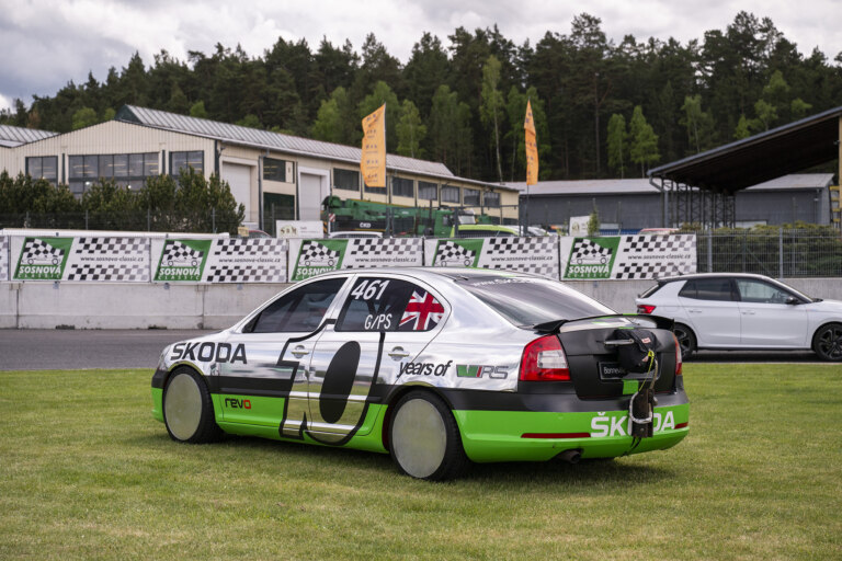 Octavia Bonneville na akci Sosnová Classic. V současnosti odpočívá v muzeu Škoda.