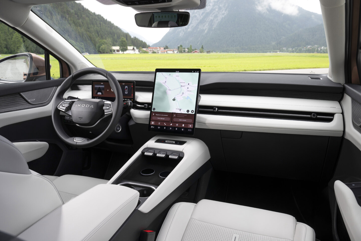Connectivity: vertical infotainment display and Sonos premium<br>sound system set the Peaq apart