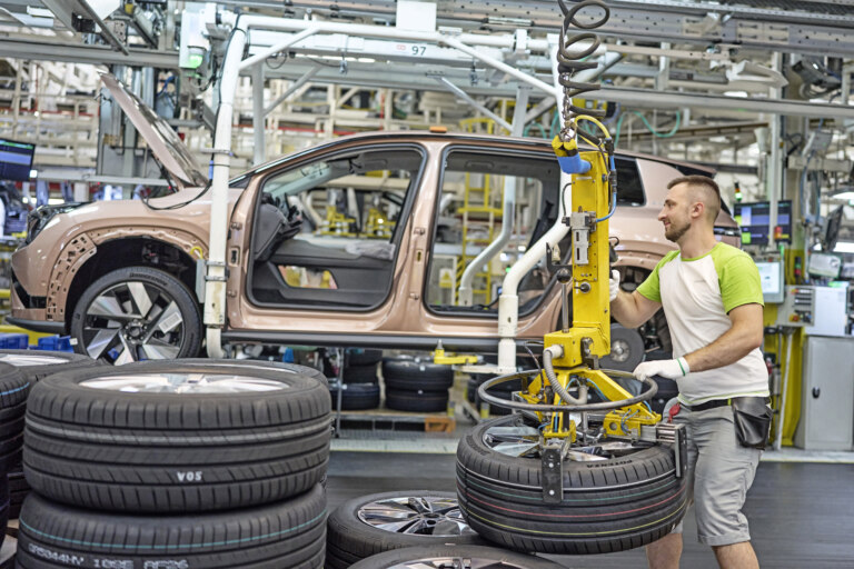 Peaq enters production, sharing the line with the Octavia