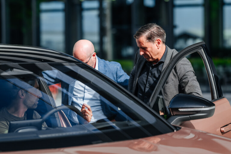 Klaus Zellmer, CEO of Škoda Auto, also personally wished the crew good luck.