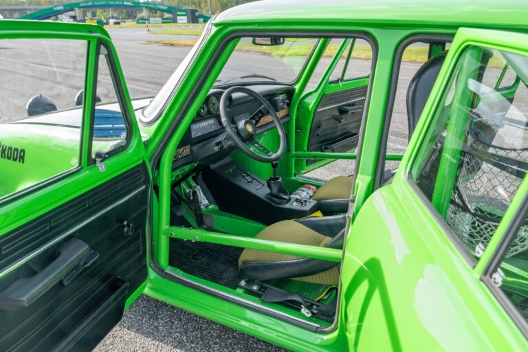 What was racing like half a century ago? Škoda 120 S Rallye Delights a champion