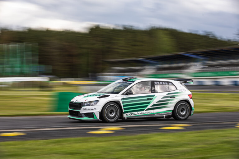What was racing like half a century ago? Škoda 120 S Rallye Delights a champion