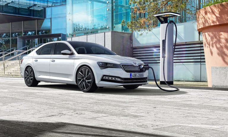 King of space and long-distance travel: Škoda Superb celebrates 25 years