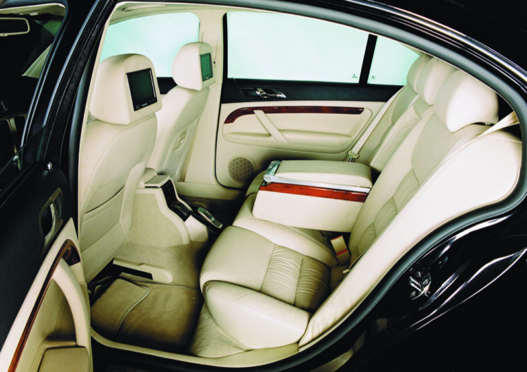 King of space and long-distance travel: Škoda Superb celebrates 25 years