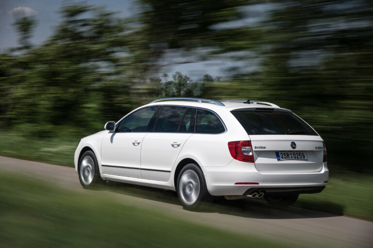 King of space and long-distance travel: Škoda Superb celebrates 25 years